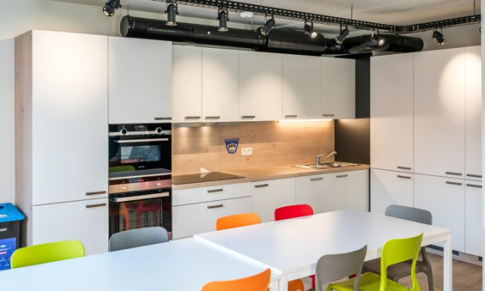 Field Upkot kitchen