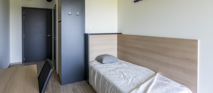 Upcomfort room with shower and toilet at Bro Upkot Ghent.